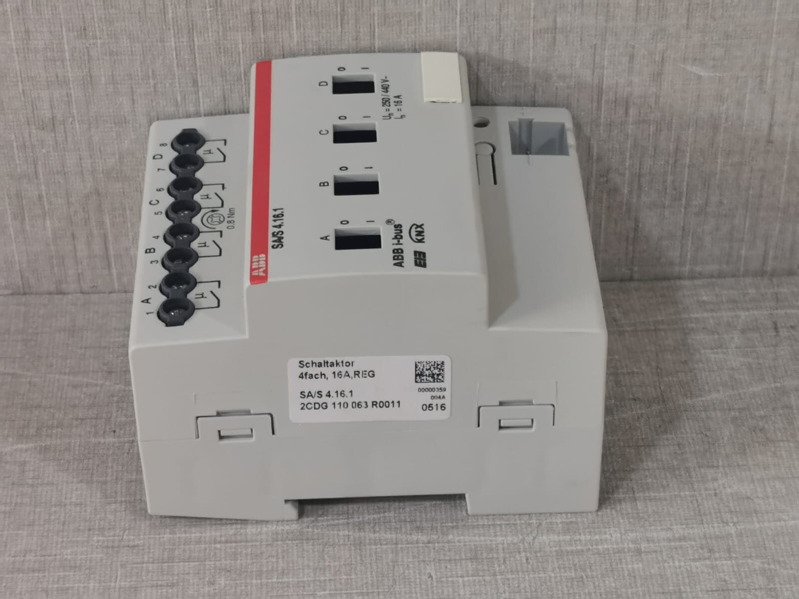 ABB 2CDG 110 063 R0011 ABB SA/S 4.16.1 SWITCH ACTUATOR 2CDG 110 063 R0011 - Only Box 7
