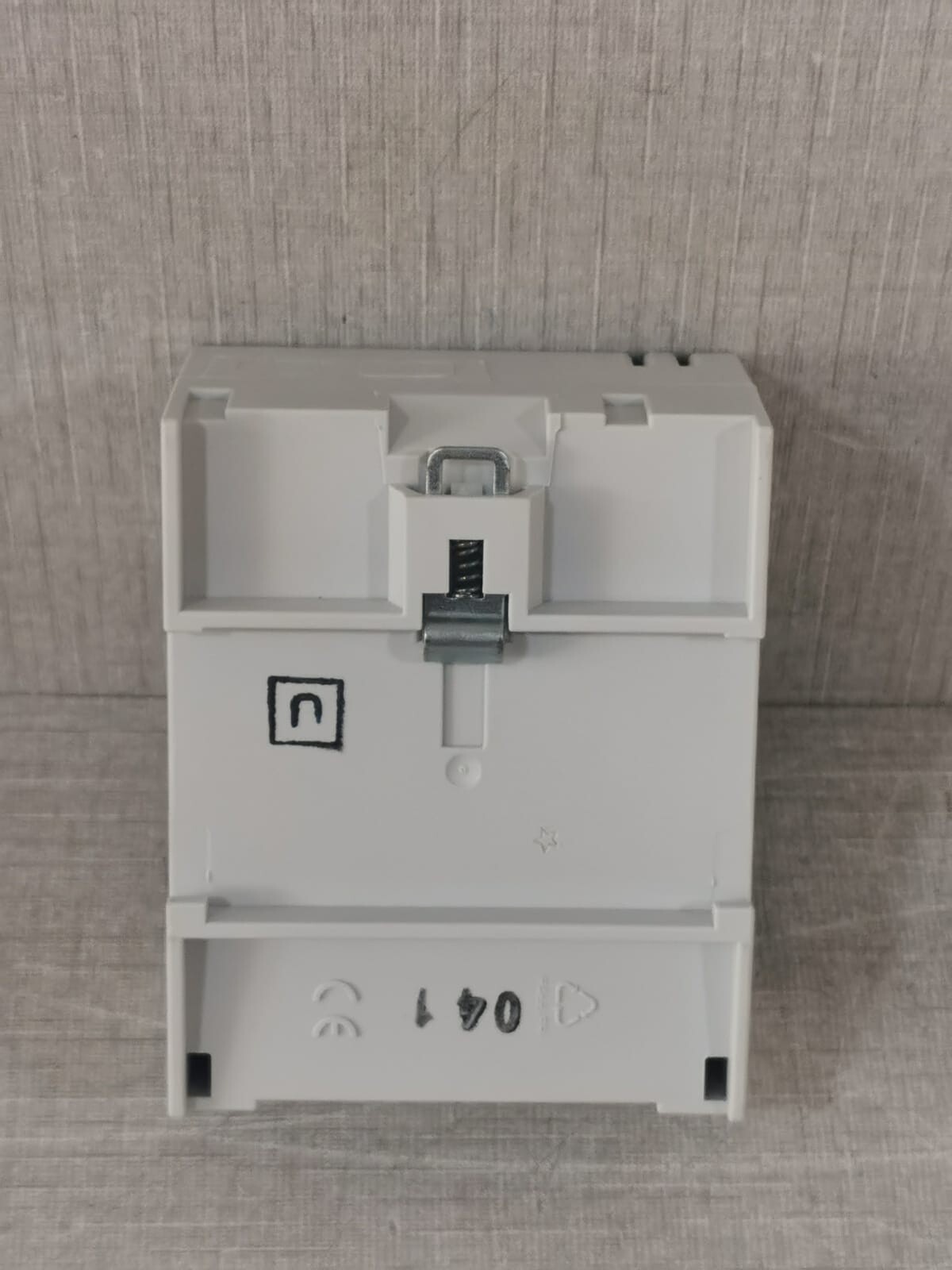 ABB 2CDG 110 063 R0011 ABB SA/S 4.16.1 SWITCH ACTUATOR 2CDG 110 063 R0011 - Only Box 10
