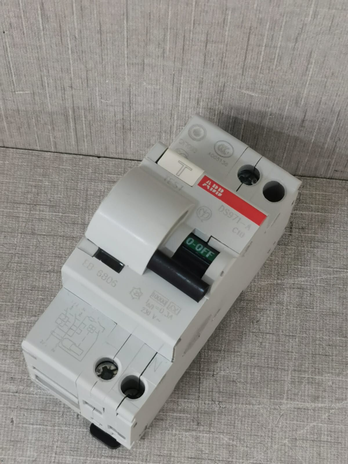 ABB DS971-A ABB DS971-A C10 RESIDUAL CURRENT DEVICES 9