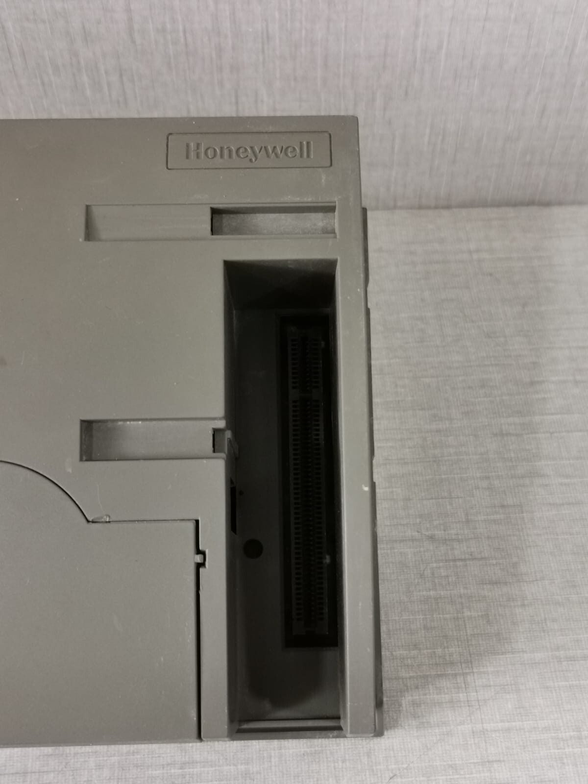 Honeywell Honeywell XCL5010 24V AC Honeywell XCL5010 24V AC + -15% max.10VA 50/60Hz,IP30 5