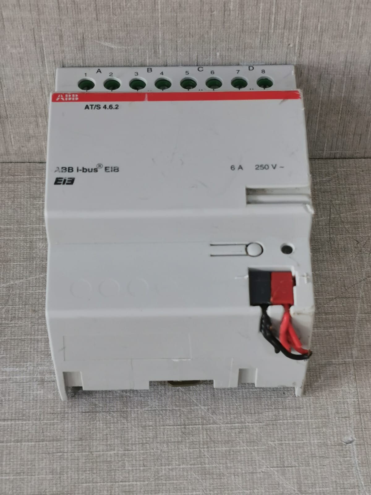 ABB GHQ6310033R0111 GHQ6310033R0111 ABB i-bus AT/S 4.6.2 Switch Actuator 4