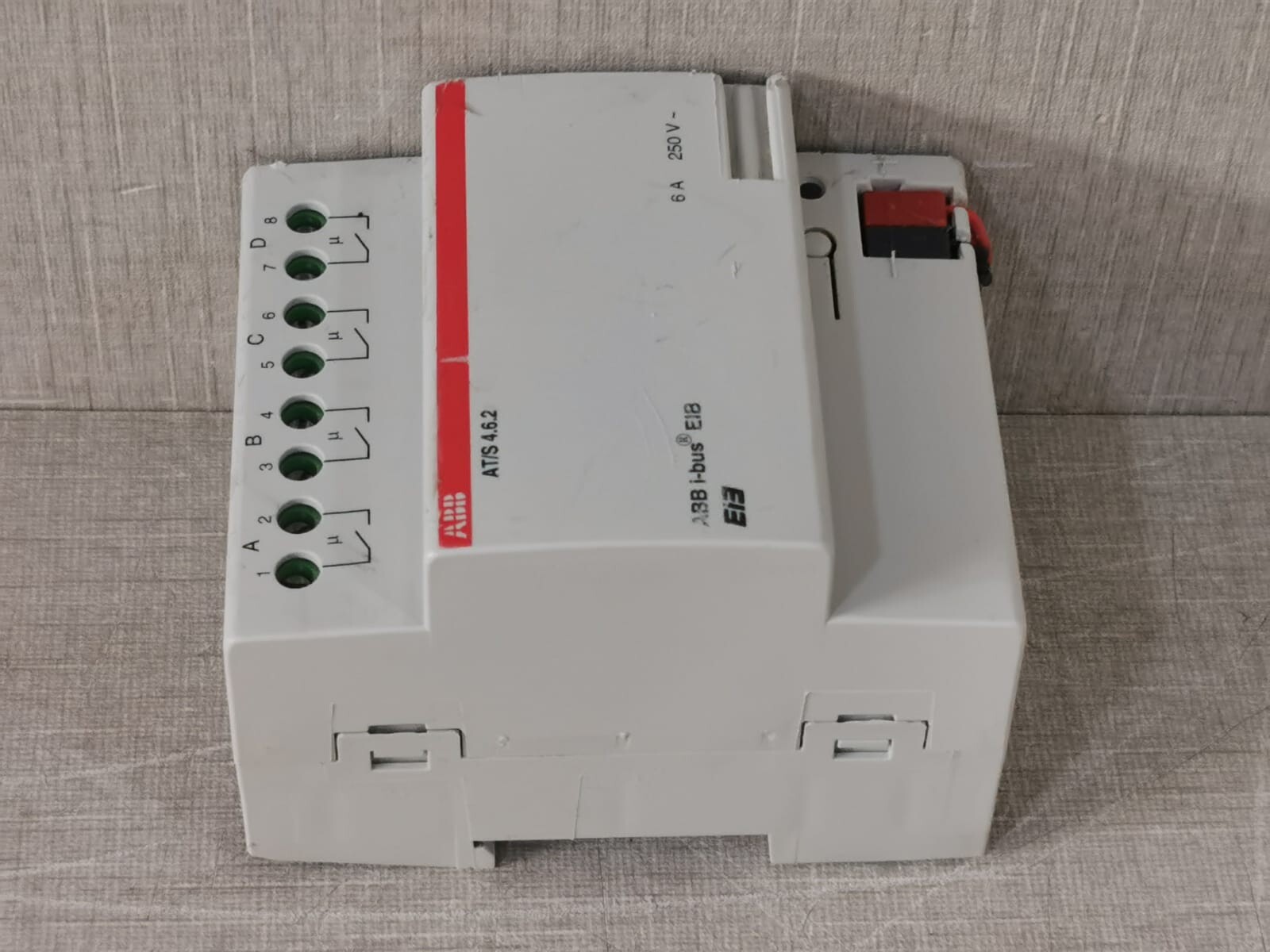 ABB GHQ6310033R0111 GHQ6310033R0111 ABB i-bus AT/S 4.6.2 Switch Actuator 8