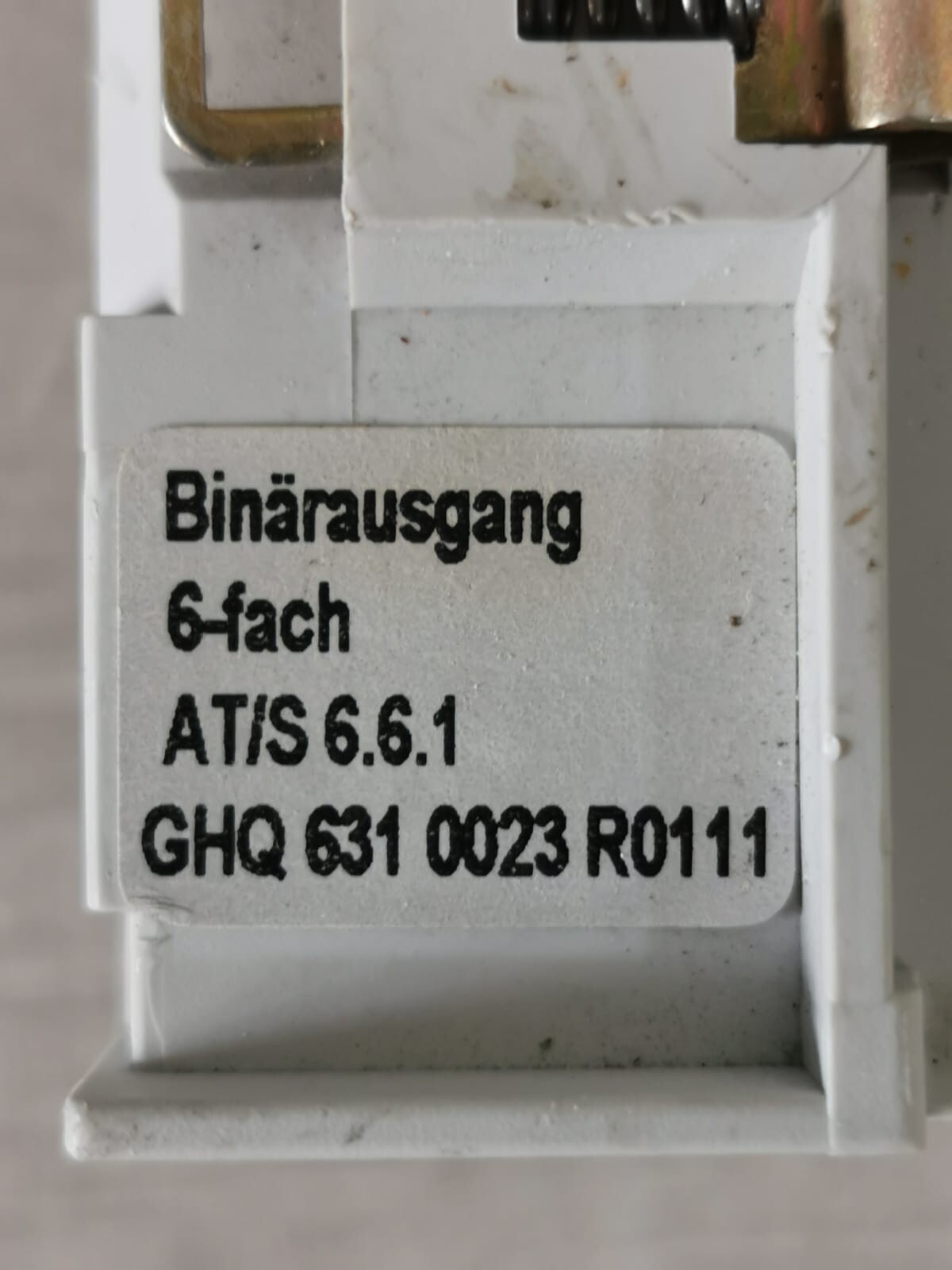ABB GHQ6310023R0111 GHQ6310023R0111 ABB i-bus AT/S 6.6.1 Switch Actuator 2