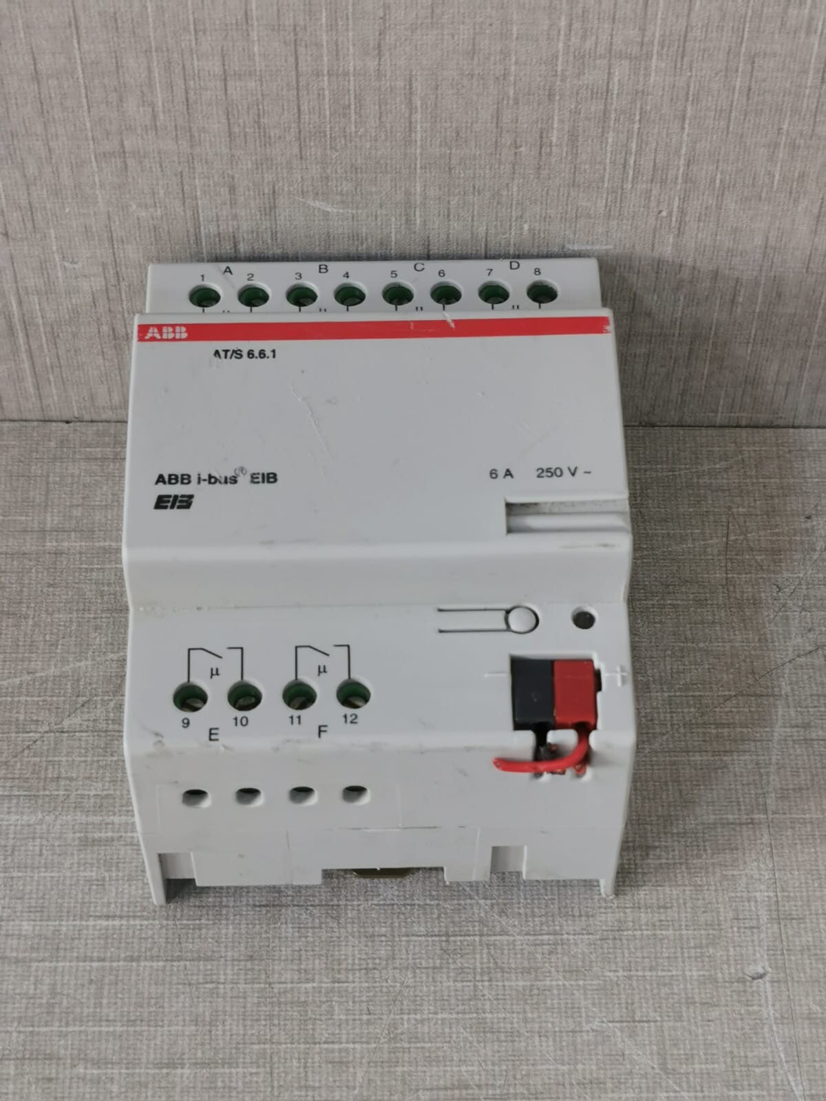 ABB GHQ6310023R0111 GHQ6310023R0111 ABB i-bus AT/S 6.6.1 Switch Actuator 4