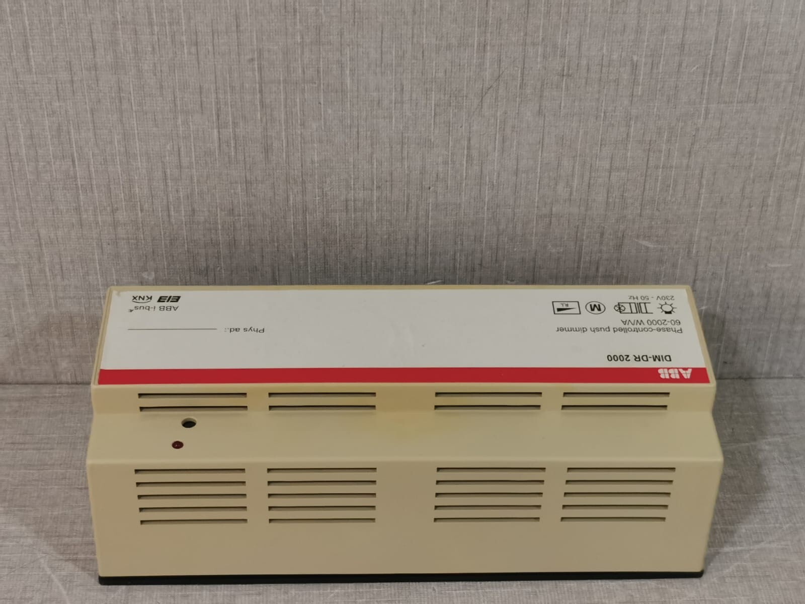 ABB DIM-DR 2000 ABB DIM-DR 2000 PHASE-CONTROLLED PUSH DIMMER 60-2000 W/VA 4