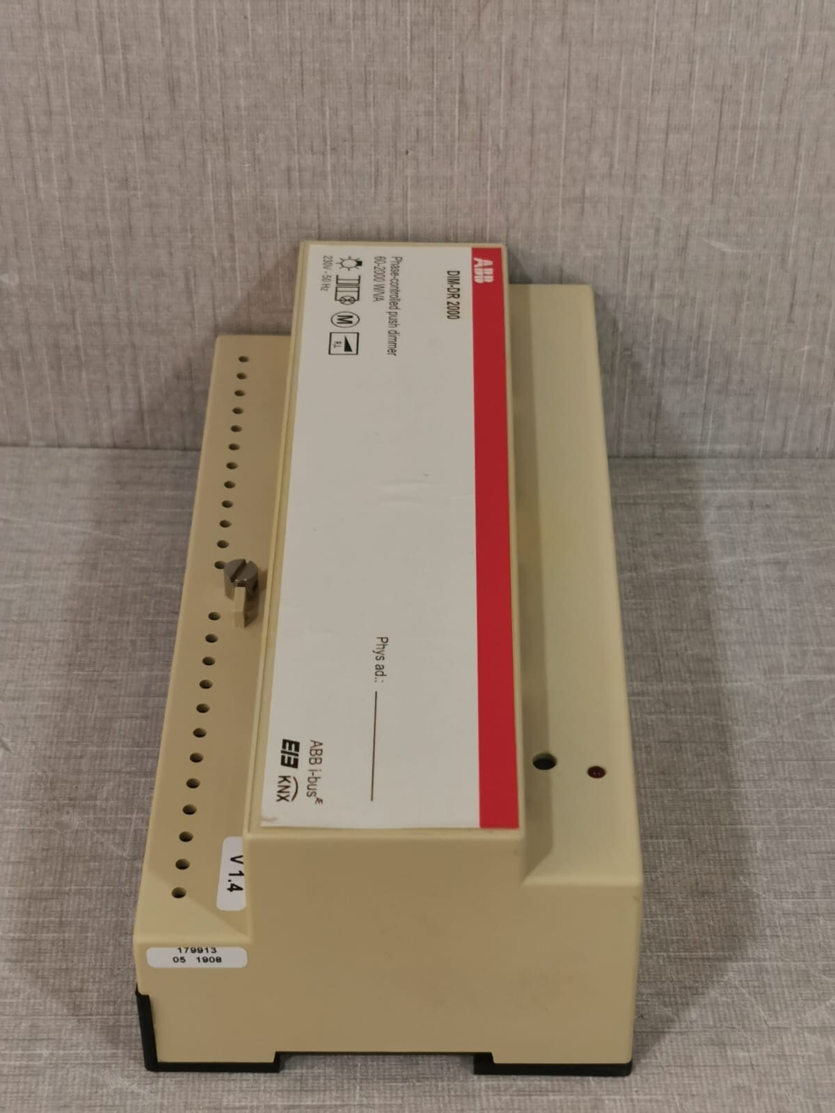 ABB DIM-DR 2000 ABB DIM-DR 2000 PHASE-CONTROLLED PUSH DIMMER 60-2000 W/VA 5