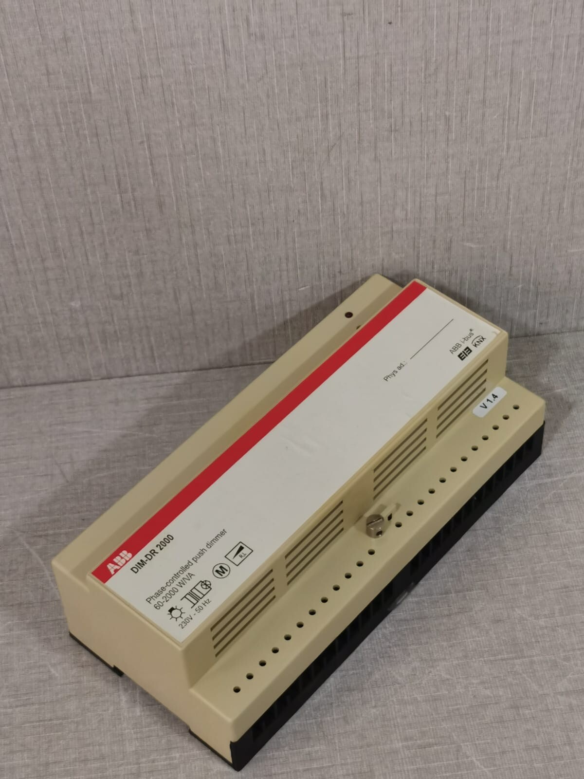 ABB DIM-DR 2000 ABB DIM-DR 2000 PHASE-CONTROLLED PUSH DIMMER 60-2000 W/VA 8