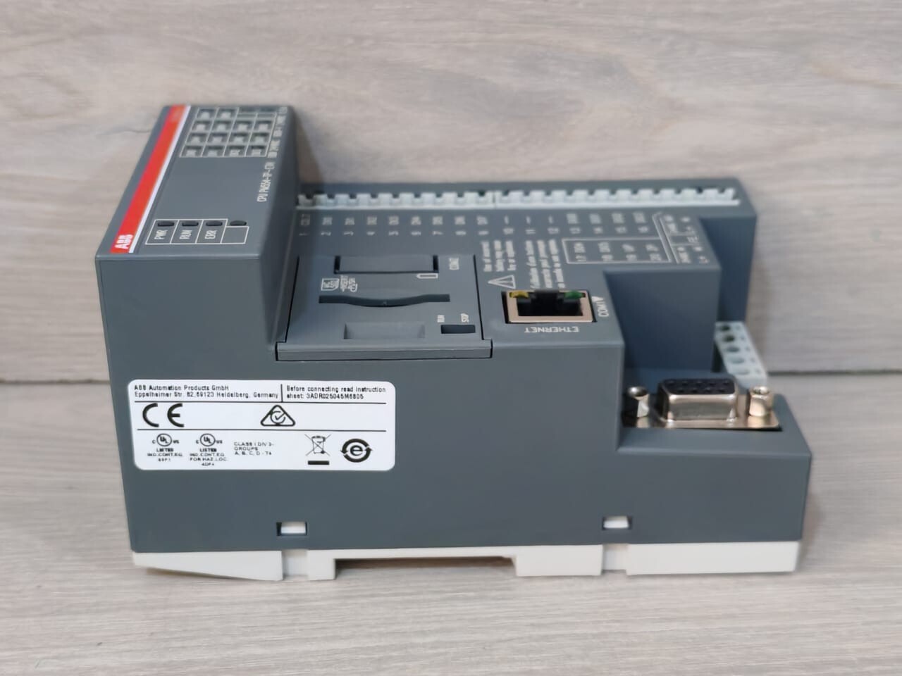 ABB 1SAP120600R0071 ABB 1SAP120600R0071 PM554-TP-ETH C1 CPU 128KB ETHERNET 10