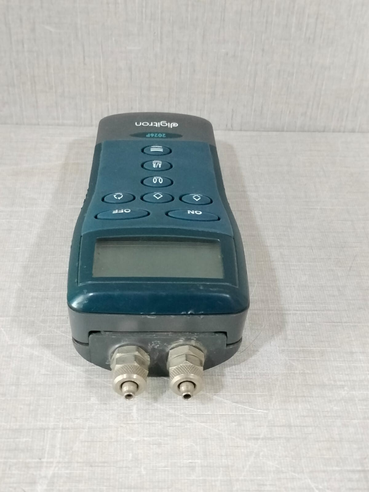 Digitron 2026P Digitron 2026P Manometer- TAPPED HOLE IS BROKEN 6