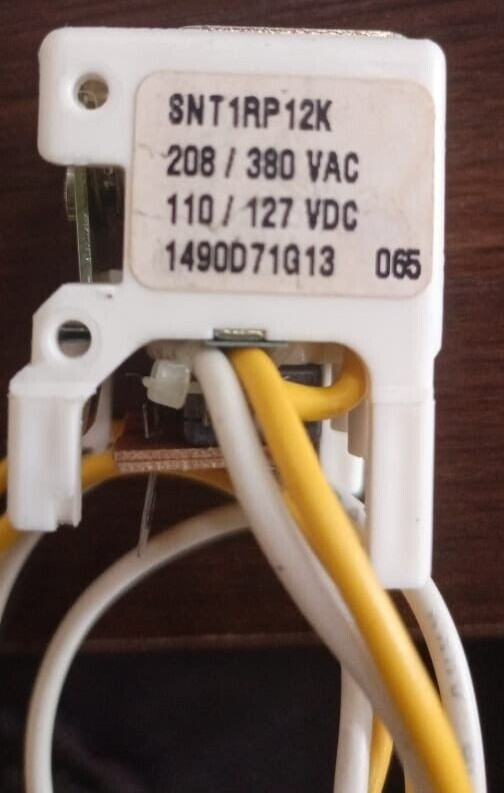 Eaton TRIP-208-380 EATON SNT1RP12K Shunt Trip 208 380 VAC 110 127 VDC 1490D71G13 2