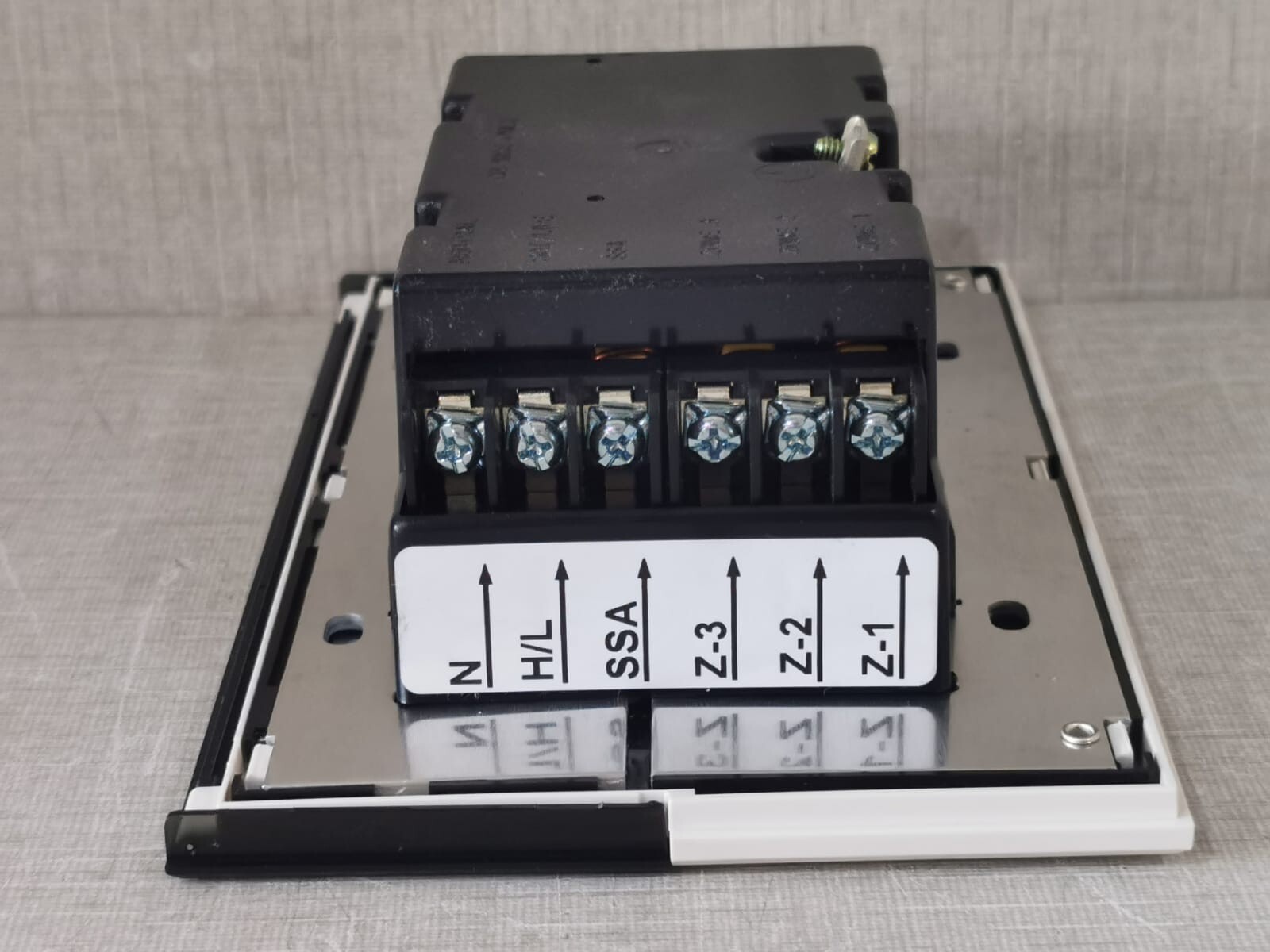 Lutron EYE-3000 LUTRON GRX-3101-T-AU-WH GRAFIK EYE 3000 SERIES CONTROL UNIT 7