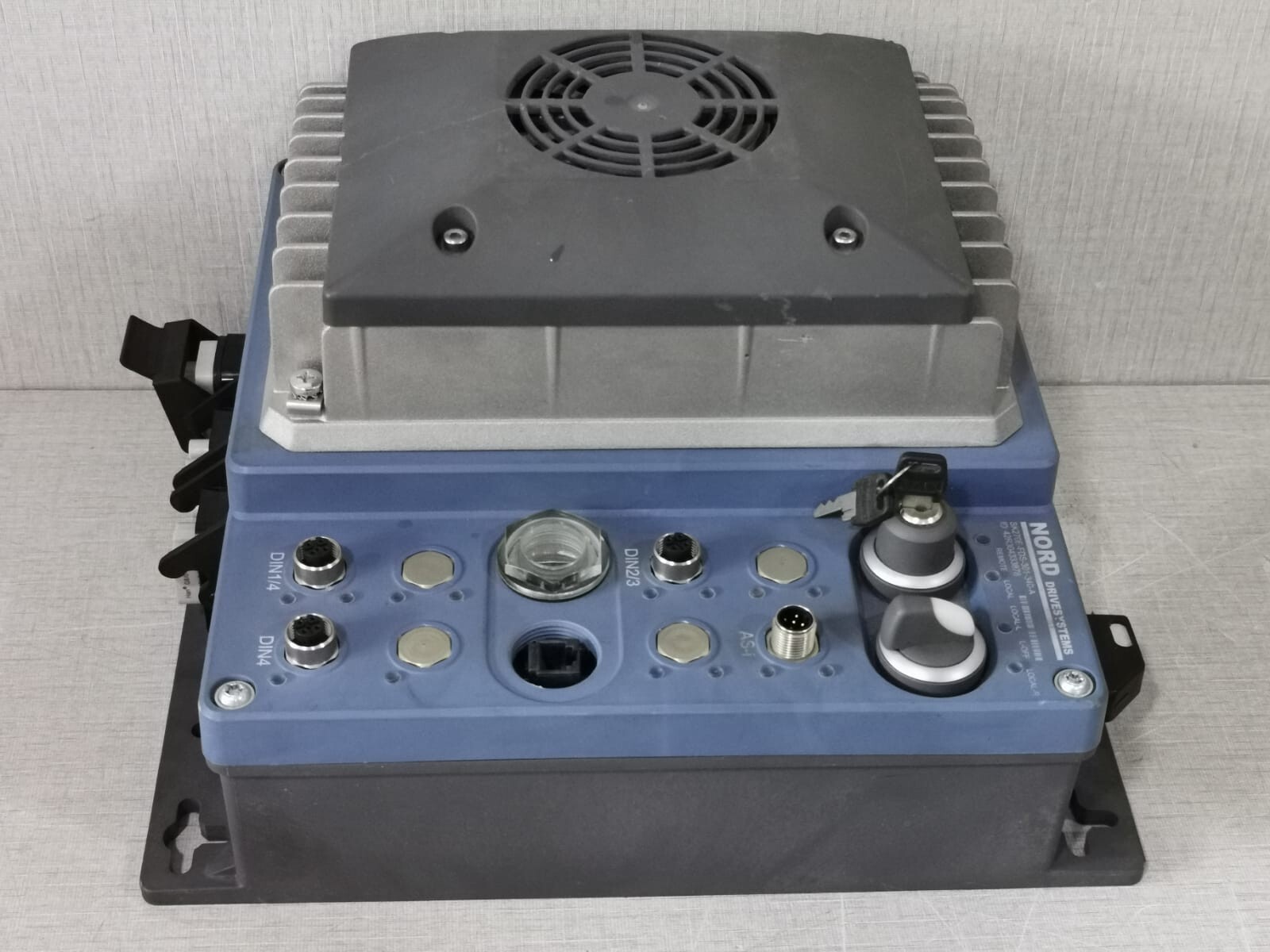 NORD Drive Systems 5060807-100 NORD Drive Systems SK270E-FDS-301-340-A Nord Frequency Inverter P/n: 5060807-100 4