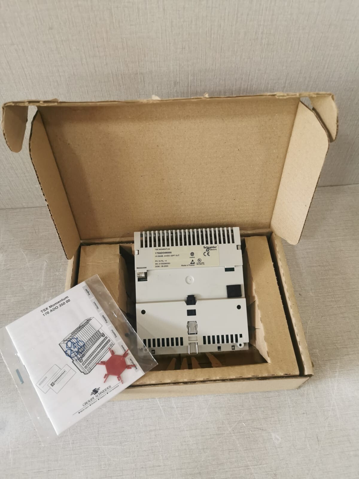 Schnider Electric 170ADO35000 Schnieder Electric 170ADO35000 TSX MOMENTUM I/O Base Module Modicon 3
