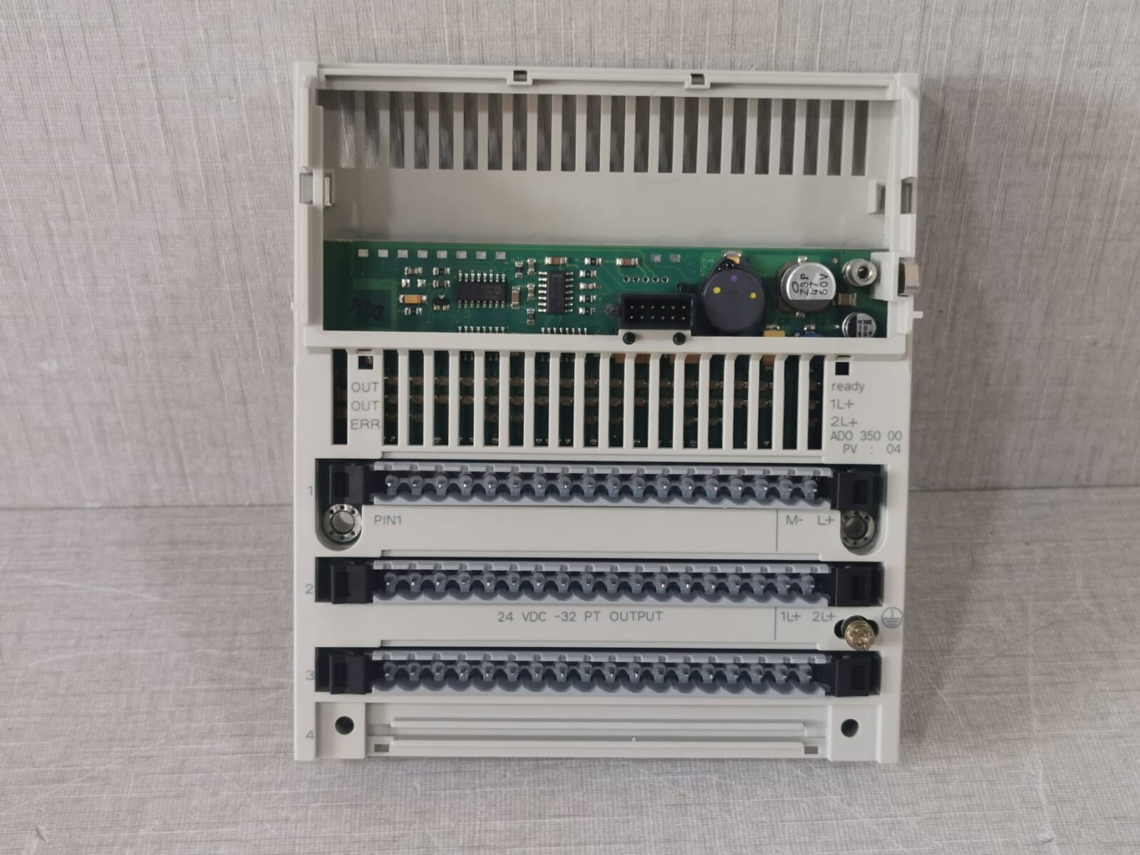 Schnider Electric 170ADO35000 Schnieder Electric 170ADO35000 TSX MOMENTUM I/O Base Module Modicon 7