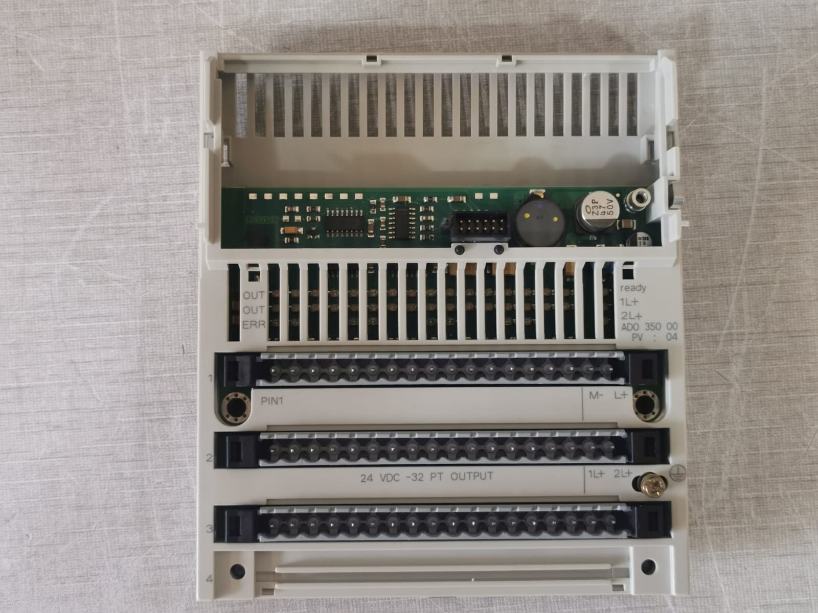 Schnider Electric 170ADO35000 Schnieder Electric 170ADO35000 TSX MOMENTUM I/O Base Module Modicon 8