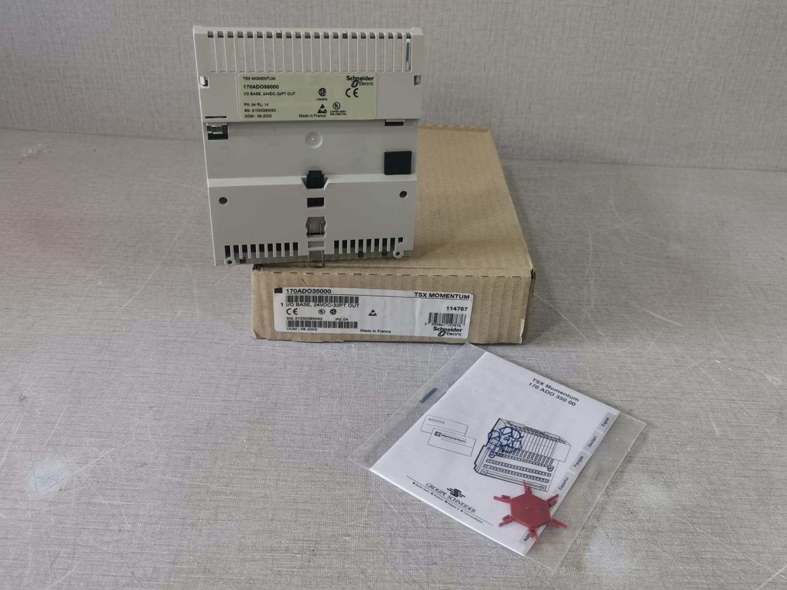 Schnieder Electric 170ADO35000 TSX MOMENTUM I/O Base Module Modicon