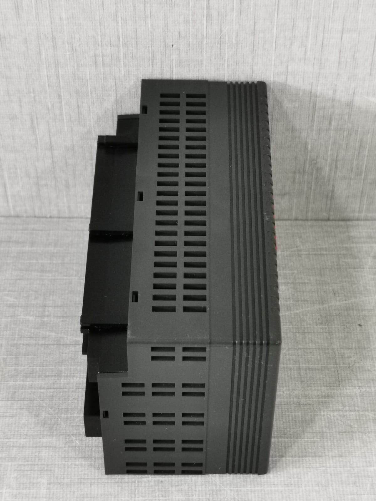 GE Fanuc IC200MDL940A GE FANUC IC200MDL940A OUTPUT RELAY ISOLATED 2A FORM A 16PT 9