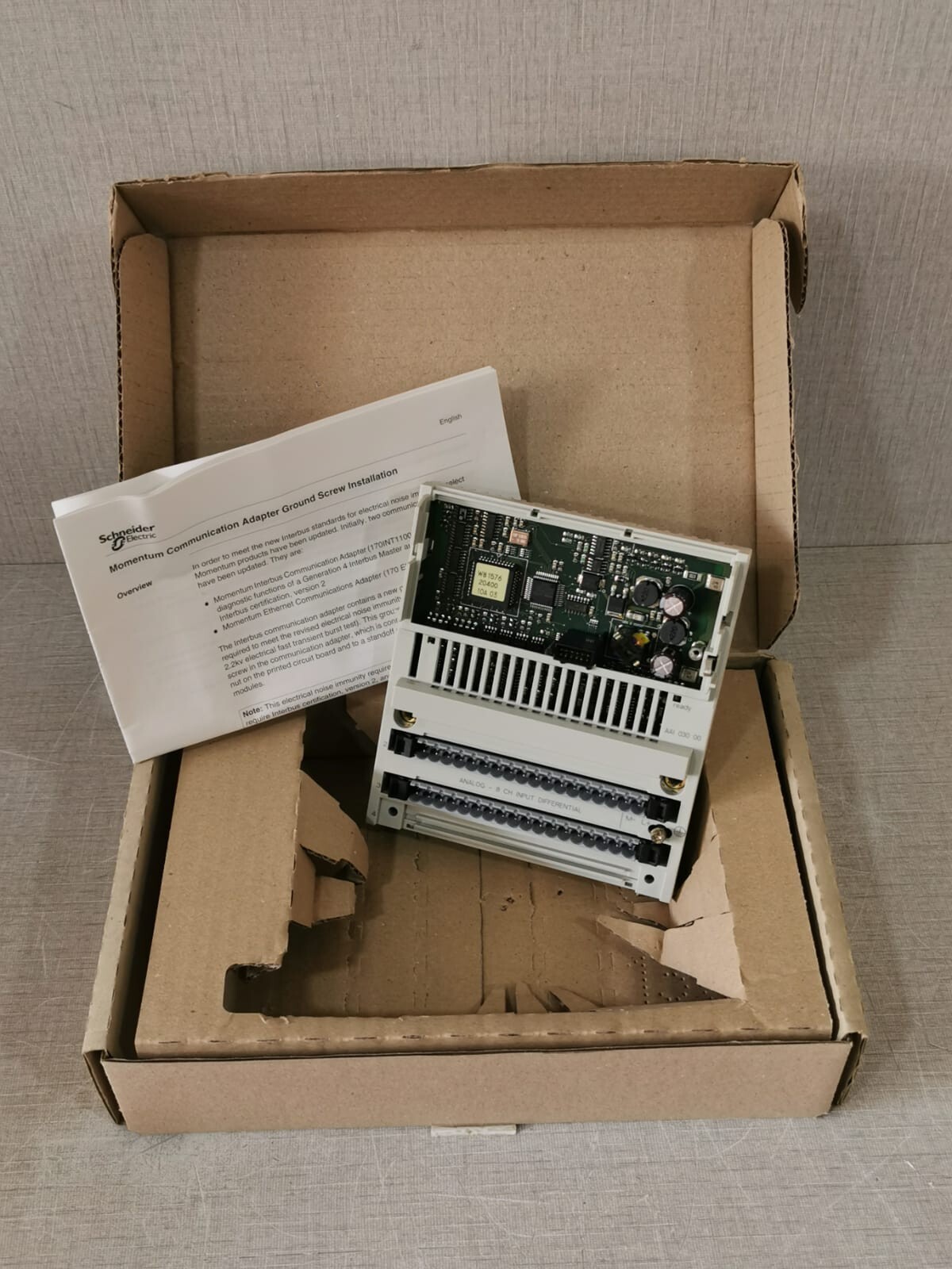 Schneider Electric 170AAI03000 Schneider Electric 170AAI03000 TSX Momentum I/O Base - W/ FILTHY BOX 2
