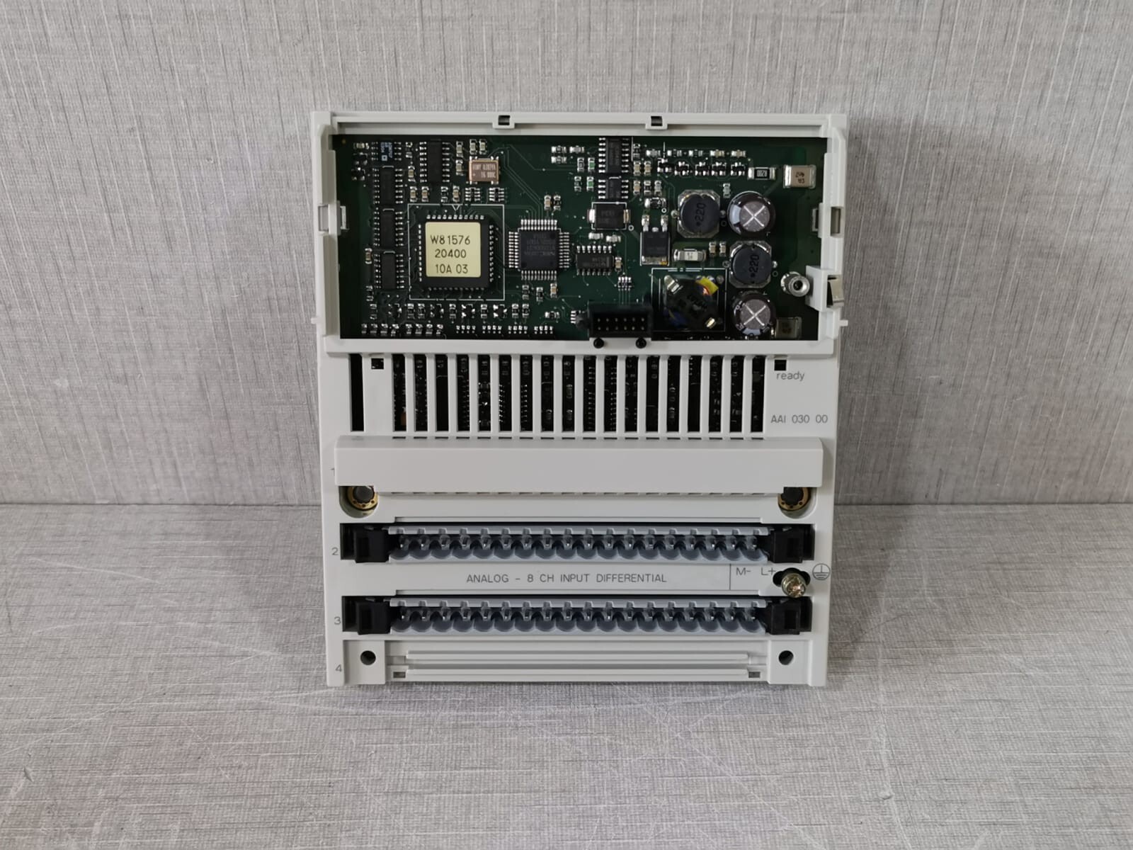 Schneider Electric 170AAI03000 Schneider Electric 170AAI03000 TSX Momentum I/O Base - W/ FILTHY BOX 6