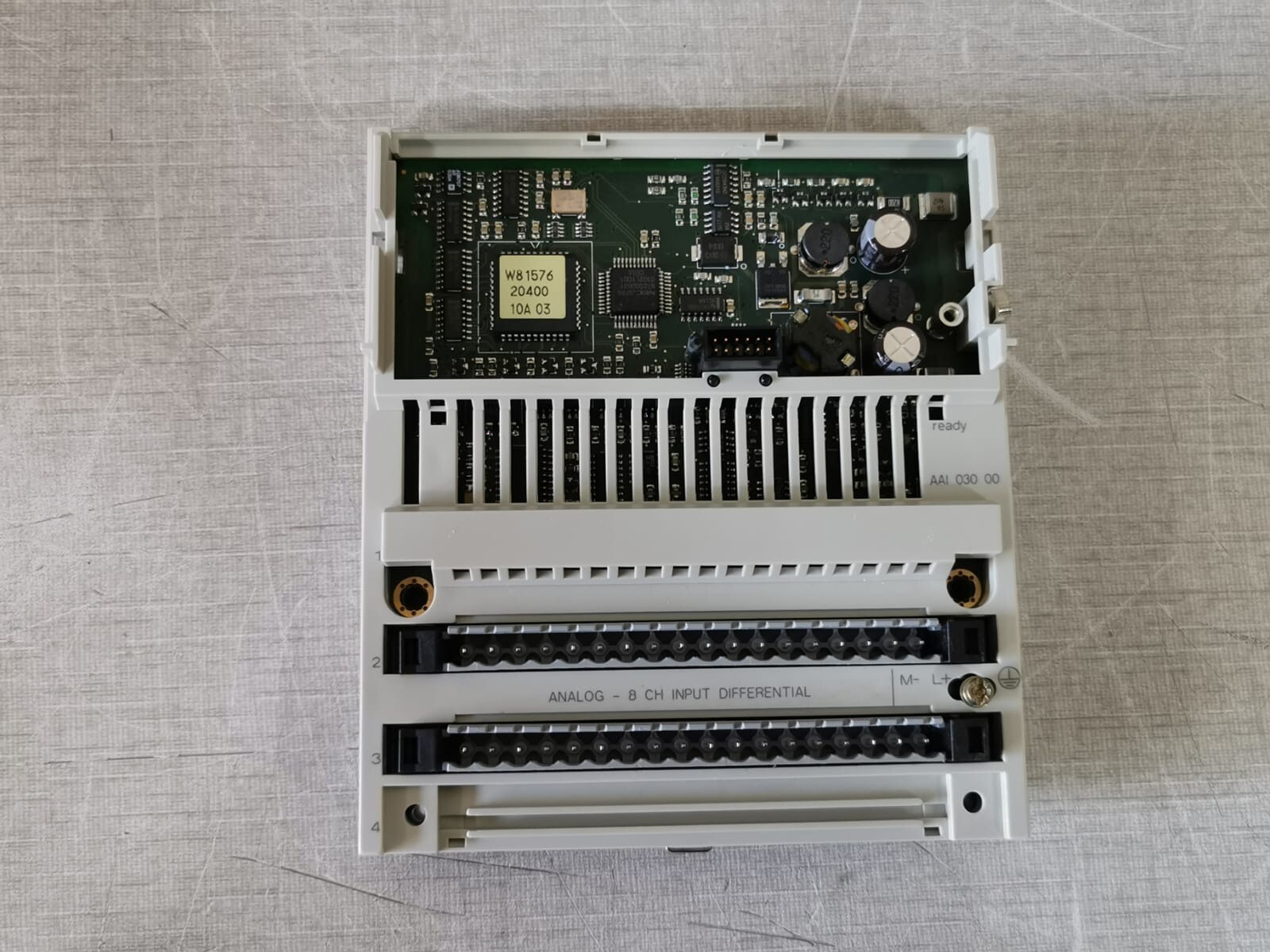 Schneider Electric 170AAI03000 Schneider Electric 170AAI03000 TSX Momentum I/O Base - W/ FILTHY BOX 7