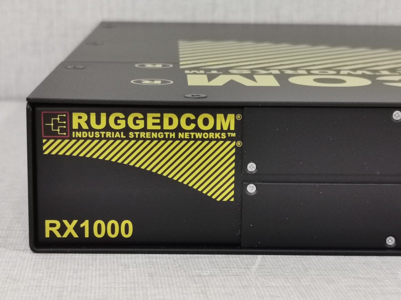 Siemens RX1000 RuggedCom RX1000-R-RM-HI-HI-XX-XX-TX01-FX01-XXX-XXX-XX 4