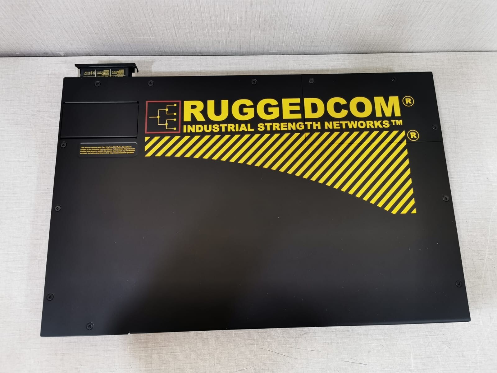 Siemens RX1000 RuggedCom RX1000-R-RM-HI-HI-XX-XX-TX01-FX01-XXX-XXX-XX 9