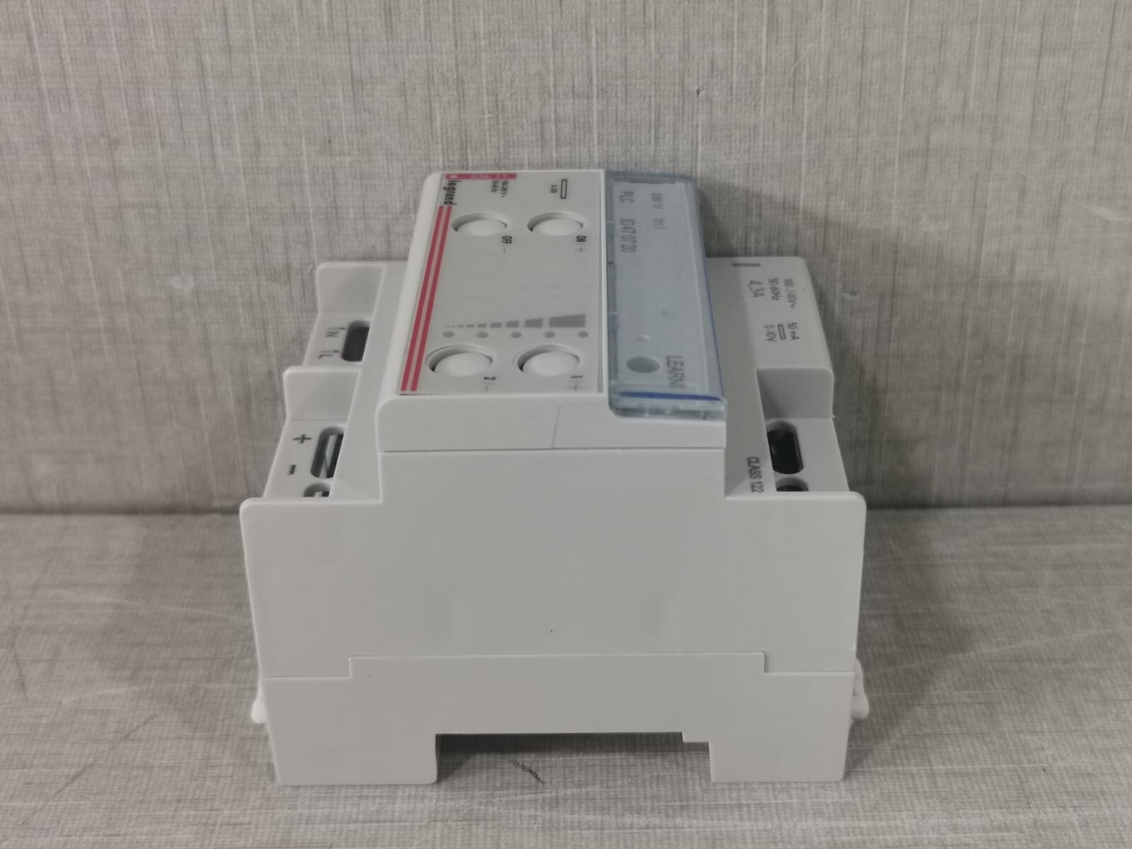 Legrand 036 11 LEGRAND 036 11 DIMMER SWITCH 100-240V 50-60Hz 8