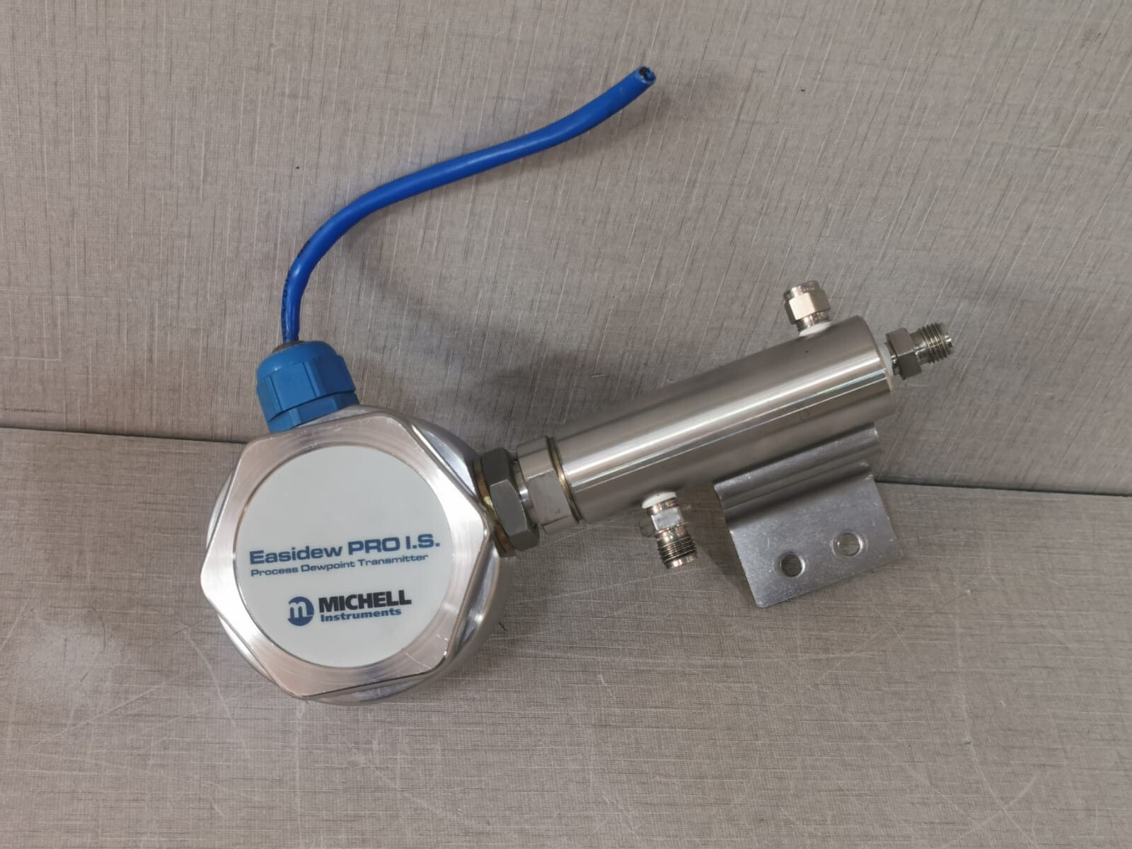 POINT I.S MICHELL INSTRUMENTS Easidew PRO I.S. Process Dew Point Transmitter 4