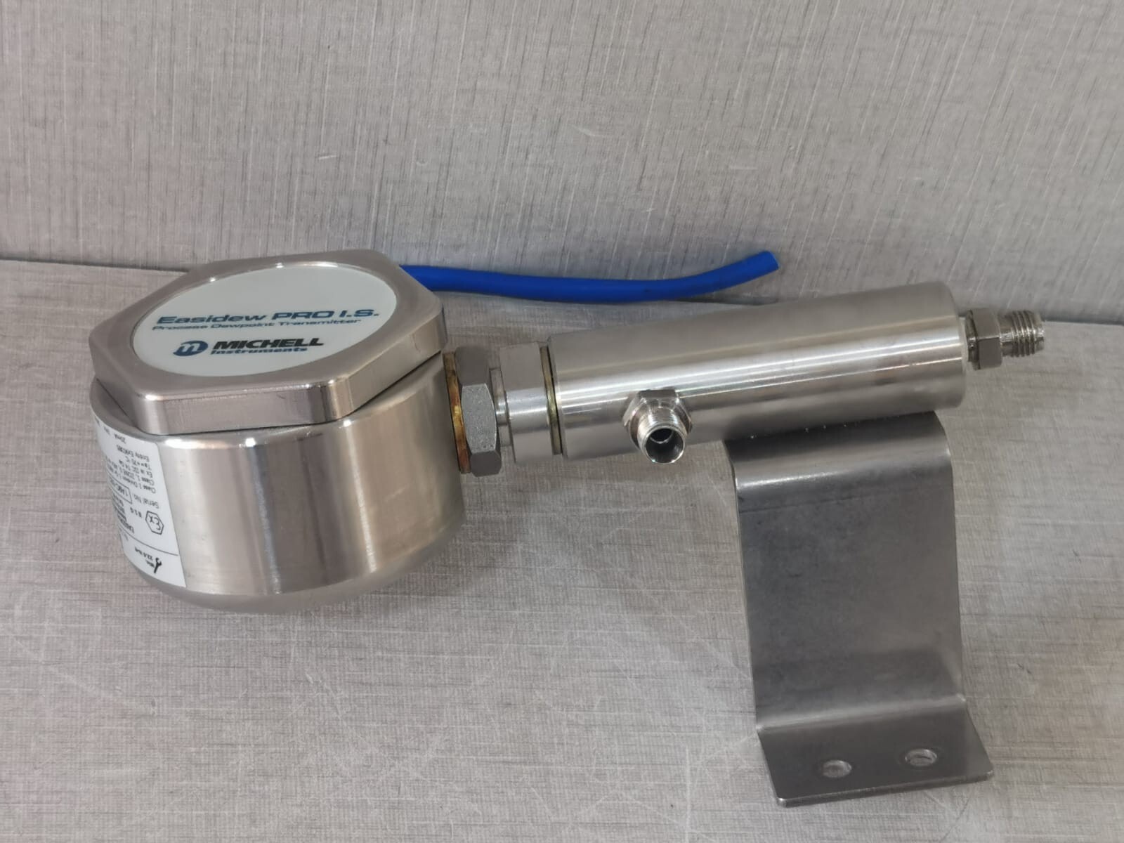 POINT I.S MICHELL INSTRUMENTS Easidew PRO I.S. Process Dew Point Transmitter 10