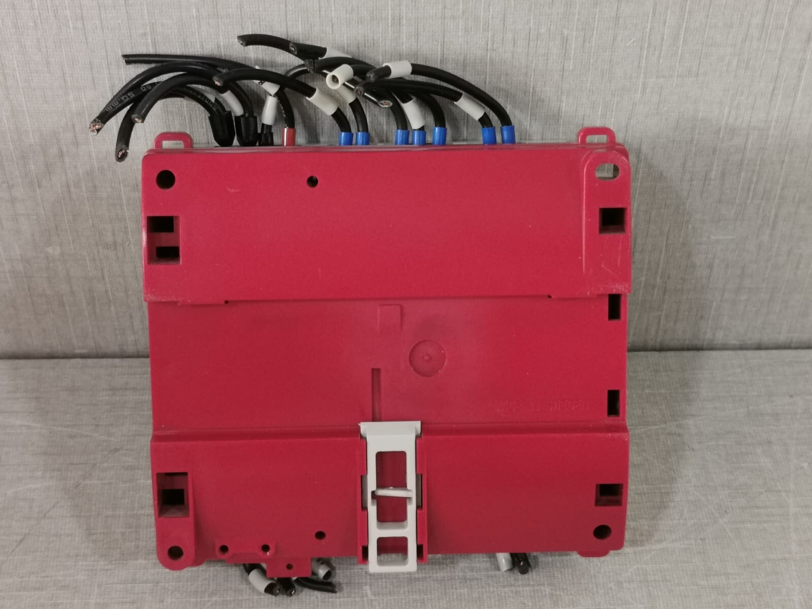 Schneider Electric XENTA-121-121 SCHNEIDER ELECTRIC TAC XENTA 121 121-FC/230 007306220 HW 1.21 CONTROLLER ZONE 9