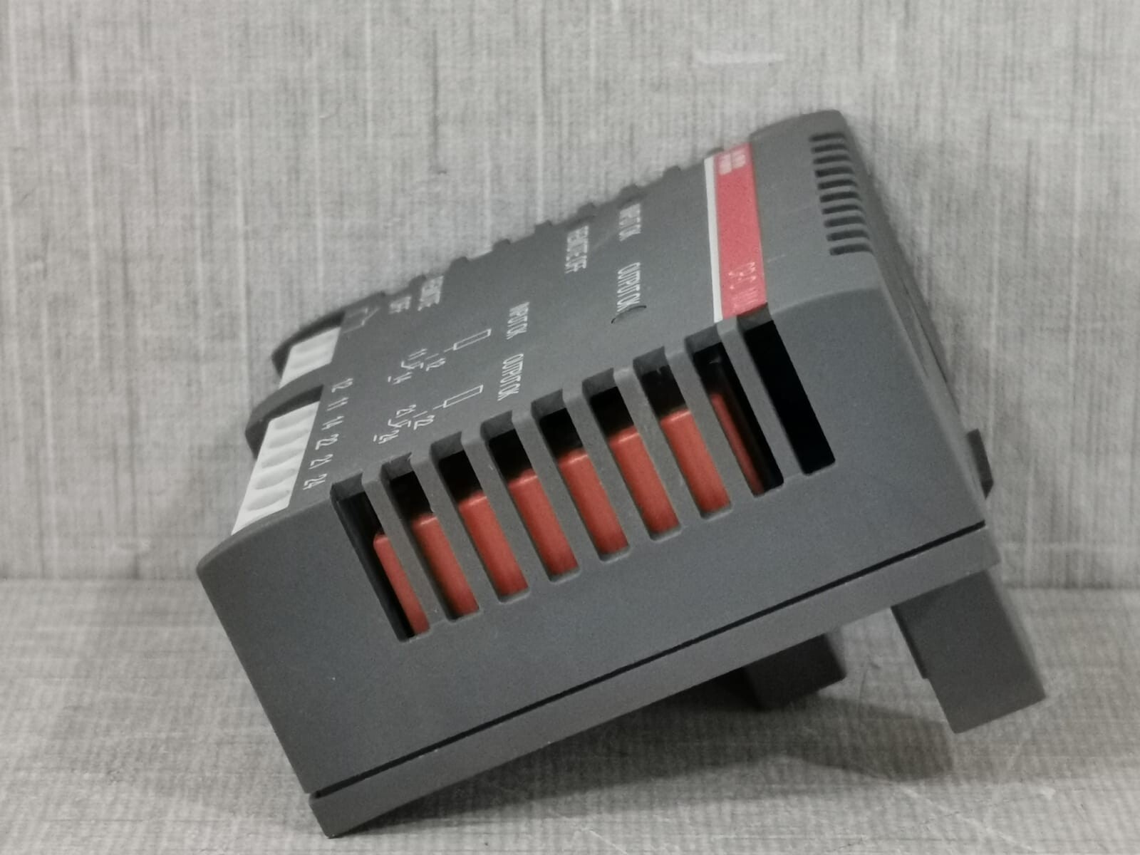 ABB CP-C ABB 1SVR427081R0000 CP-C MM MONITORING MODULE 7
