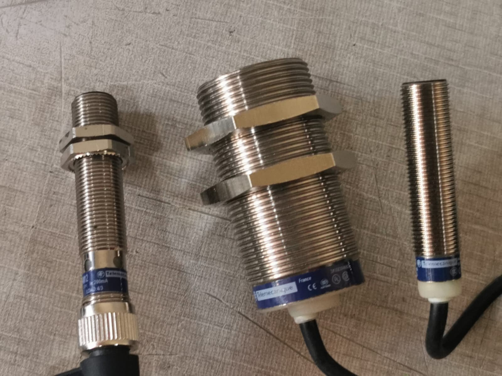 Schneider Electric XS630B1PAL2 TELEMECANIQUE XS630B1PAL2+ XS612B1PAM12 +XS612B1PAL2 Inductive Proximity Sensors 5