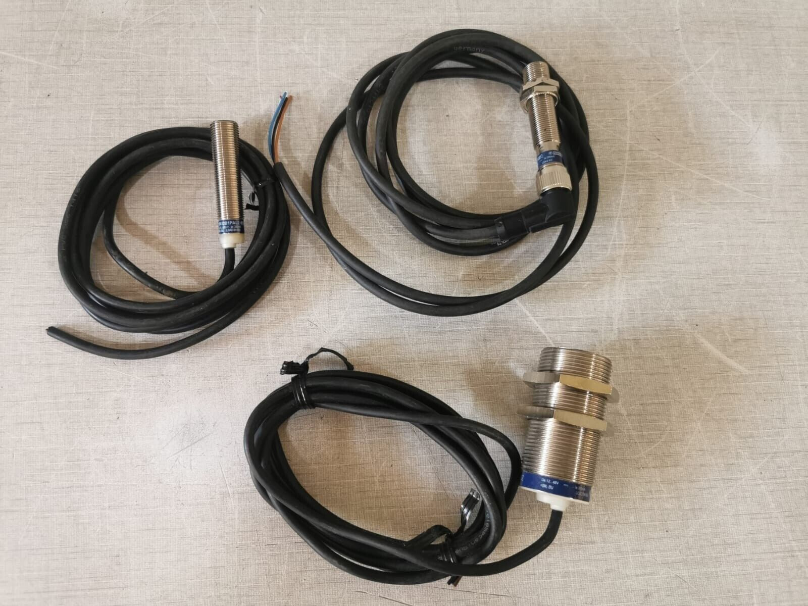 Schneider Electric XS630B1PAL2 TELEMECANIQUE XS630B1PAL2+ XS612B1PAM12 +XS612B1PAL2 Inductive Proximity Sensors 6