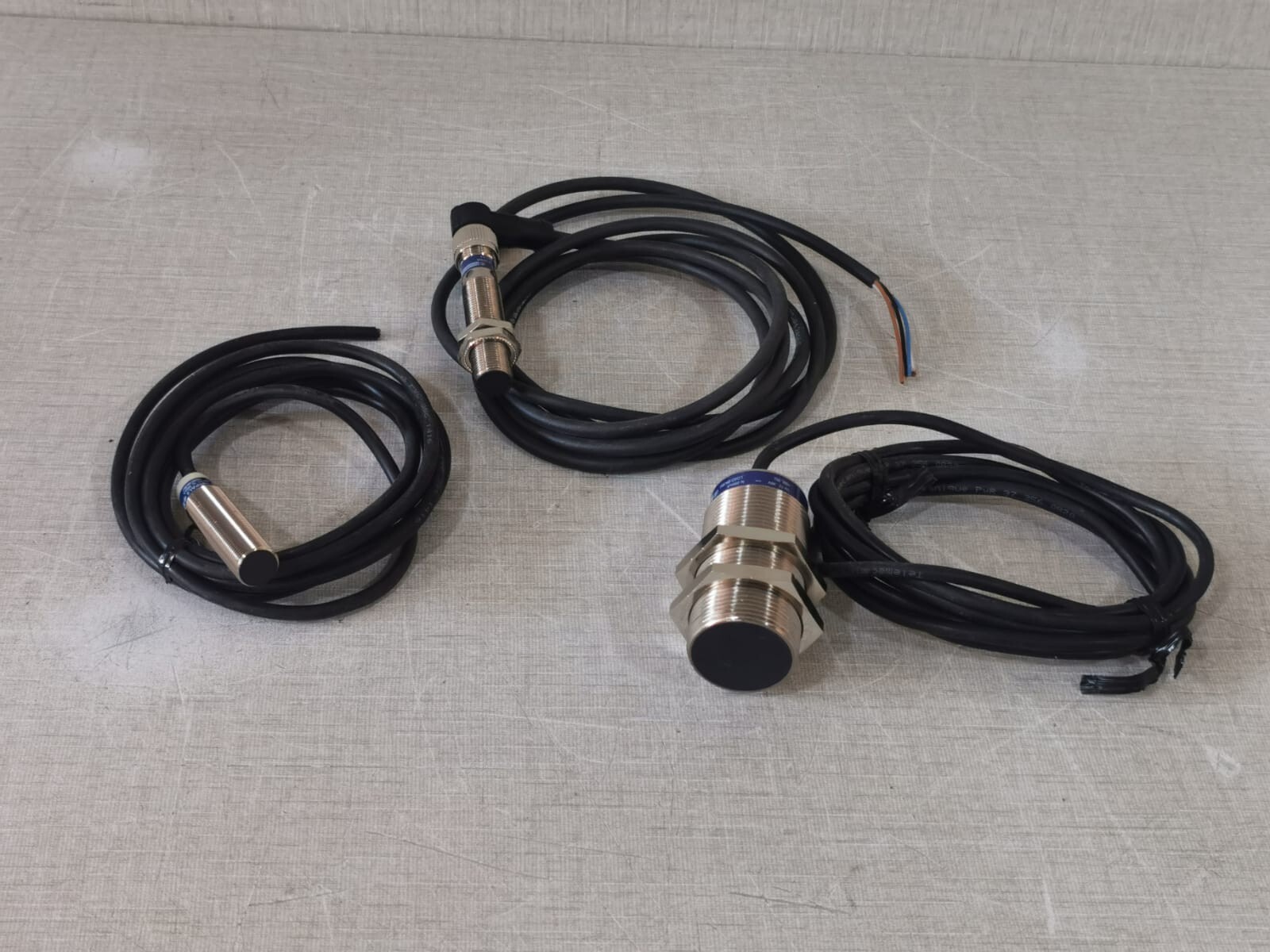 TELEMECANIQUE XS630B1PAL2+ XS612B1PAM12 +XS612B1PAL2 Inductive Proximity Sensors