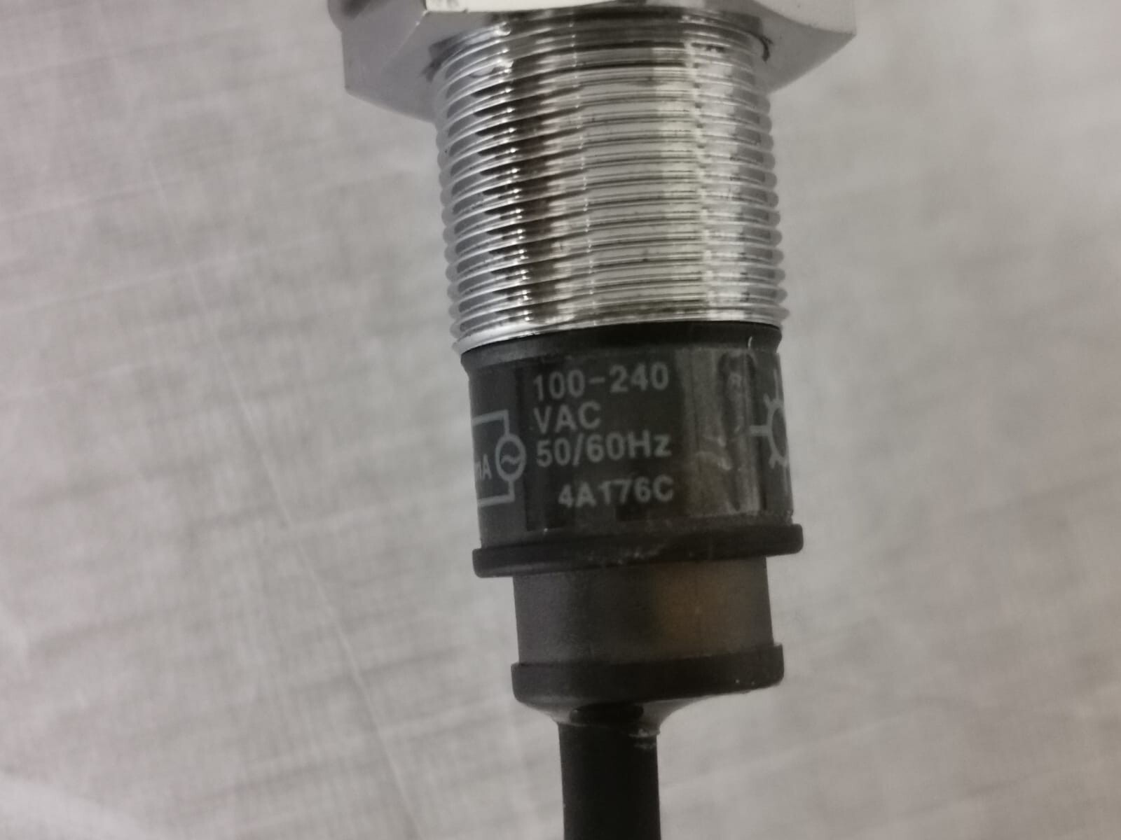 Autonics PR18-8A0 Autonics PR18-8A0 Proximity Switch Sensor 4
