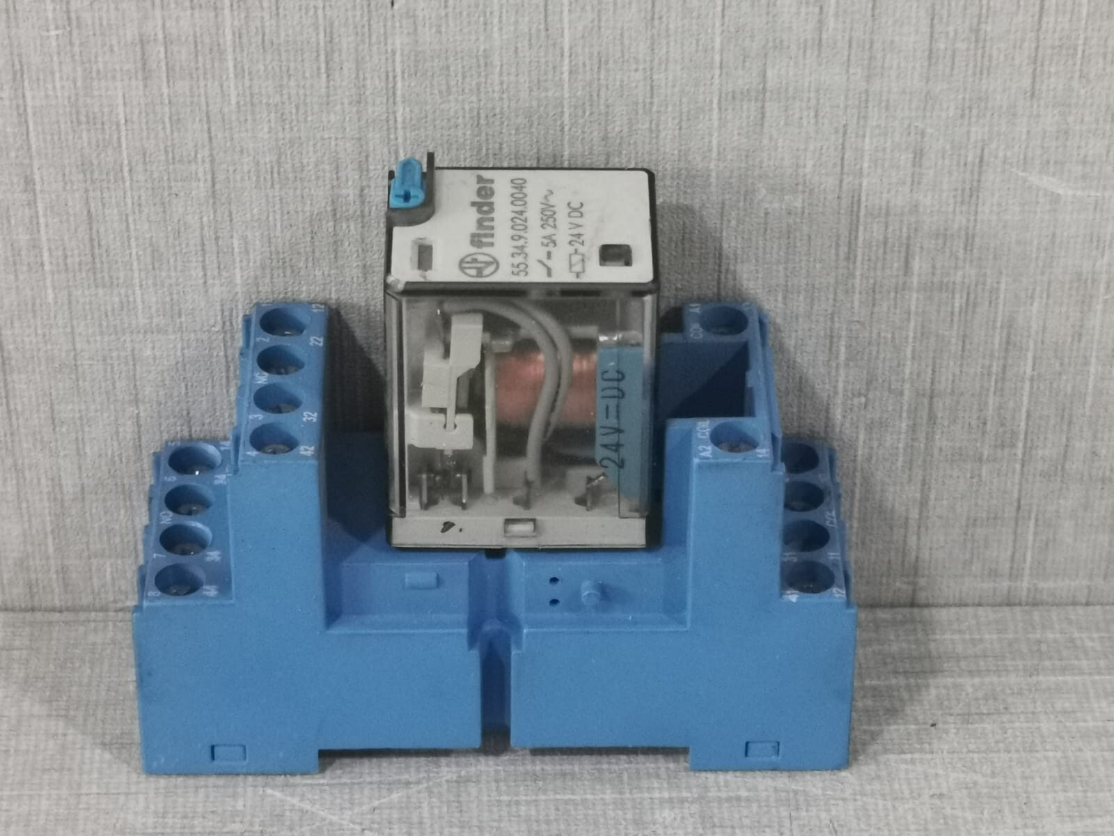 Finder 55.34.9.024.0040 FINDER 55.34.9.024.0040 24 V DC RELAY 7