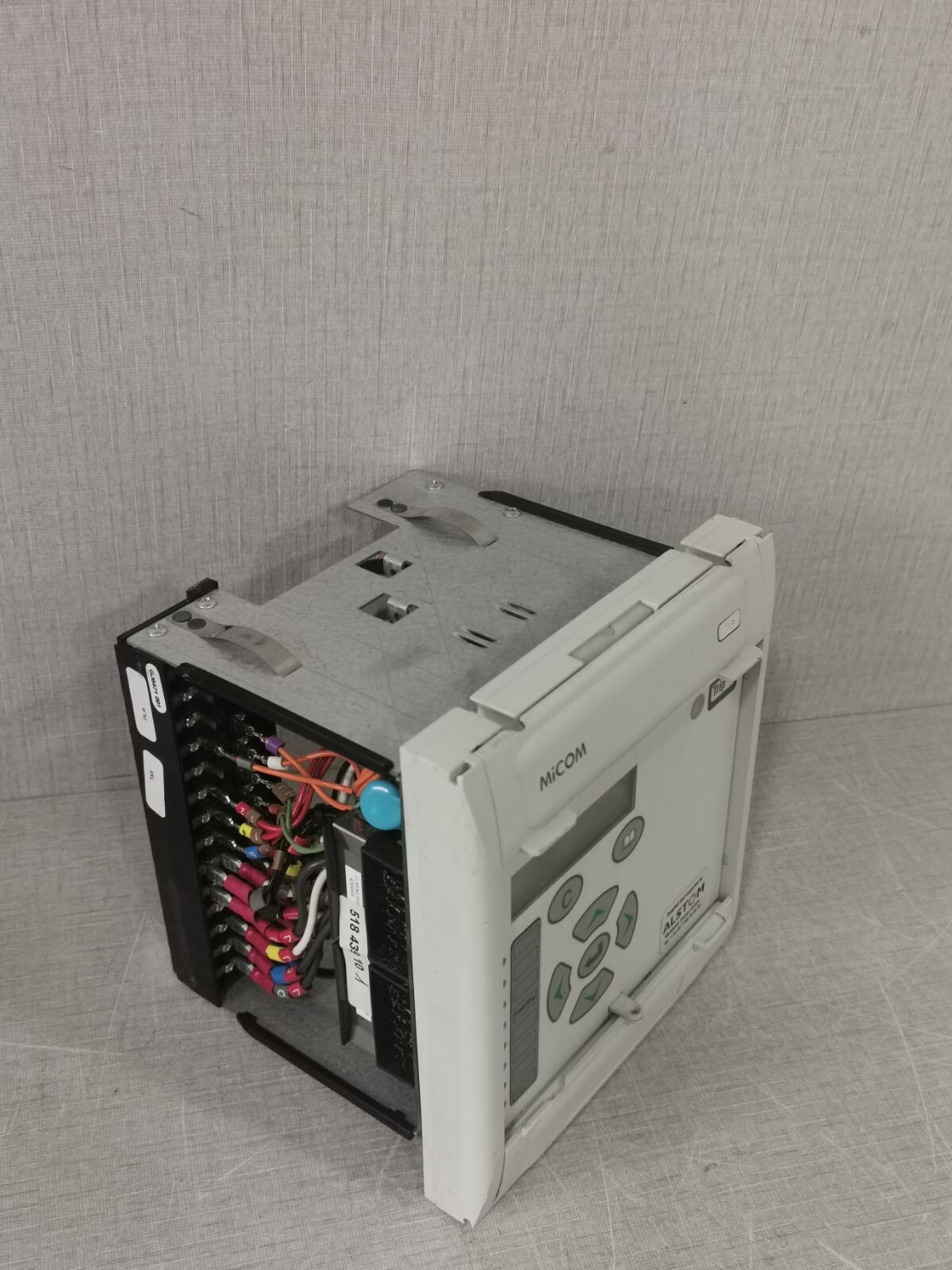 MiCOM AREVA P124 A11S0111 MiCOM AREVA P124 PROTECTION RELAY P124 A11S0111- Missing Back & Side Panel Cover 4