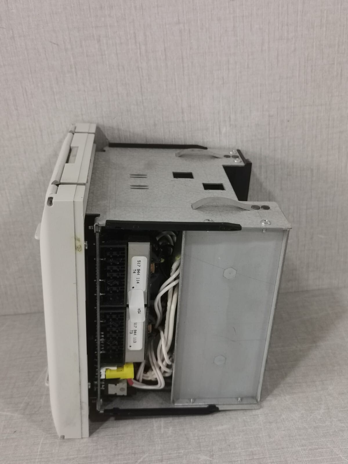MiCOM AREVA P124 A11S0111 MiCOM AREVA P124 PROTECTION RELAY P124 A11S0111- Missing Back & Side Panel Cover 5
