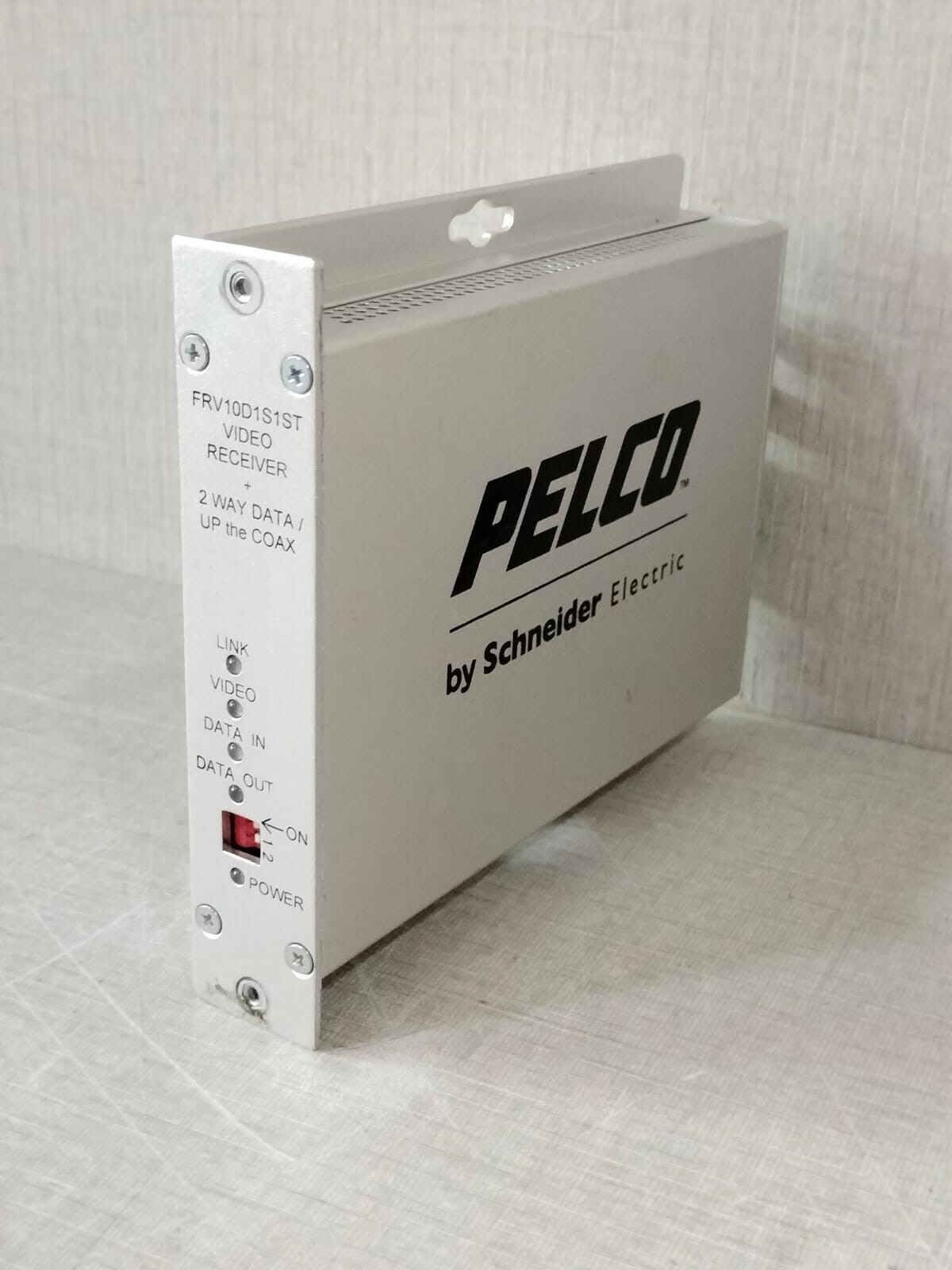 PELCO BY SCHNEIDER ELECTRIC FRV10D1S1ST VIDEO RECEIVER+2 WAY DATA/ UP THE COAX
