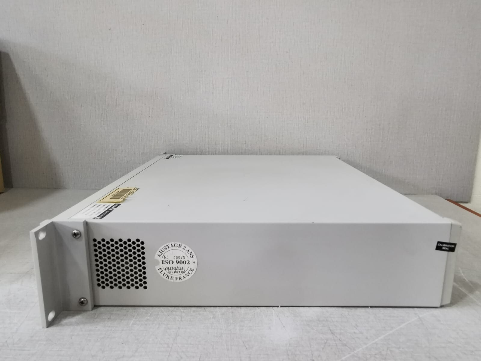 Fluke/Phillips PM2813 Fluke/Phillips PM2813 Programmable Power Supply 30V/10A/60W 8