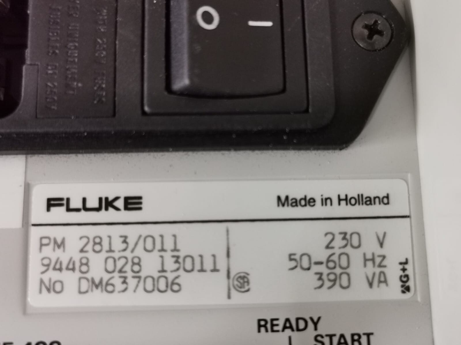 Fluke/Phillips PM2813 Fluke/Phillips PM2813 Programmable Power Supply 30V/10A/60W 9