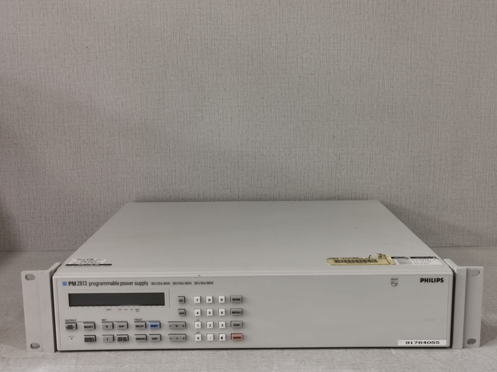 Fluke/Phillips PM2813 Programmable Power Supply 30V/10A/60W