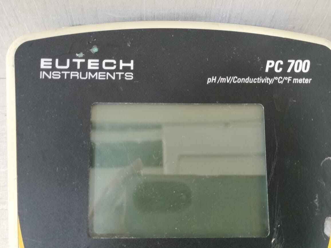EUTECH INSTRUMENTS 54X002606C EUTECH PC 700 Ph / Mv /CONDUCTIVITY /° C /° F METER 54x002606C 5