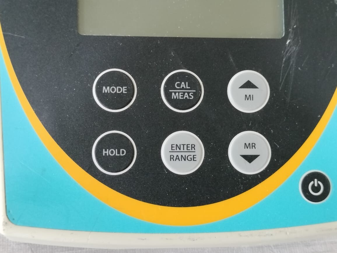 EUTECH INSTRUMENTS 54X002606C EUTECH PC 700 Ph / Mv /CONDUCTIVITY /° C /° F METER 54x002606C 6