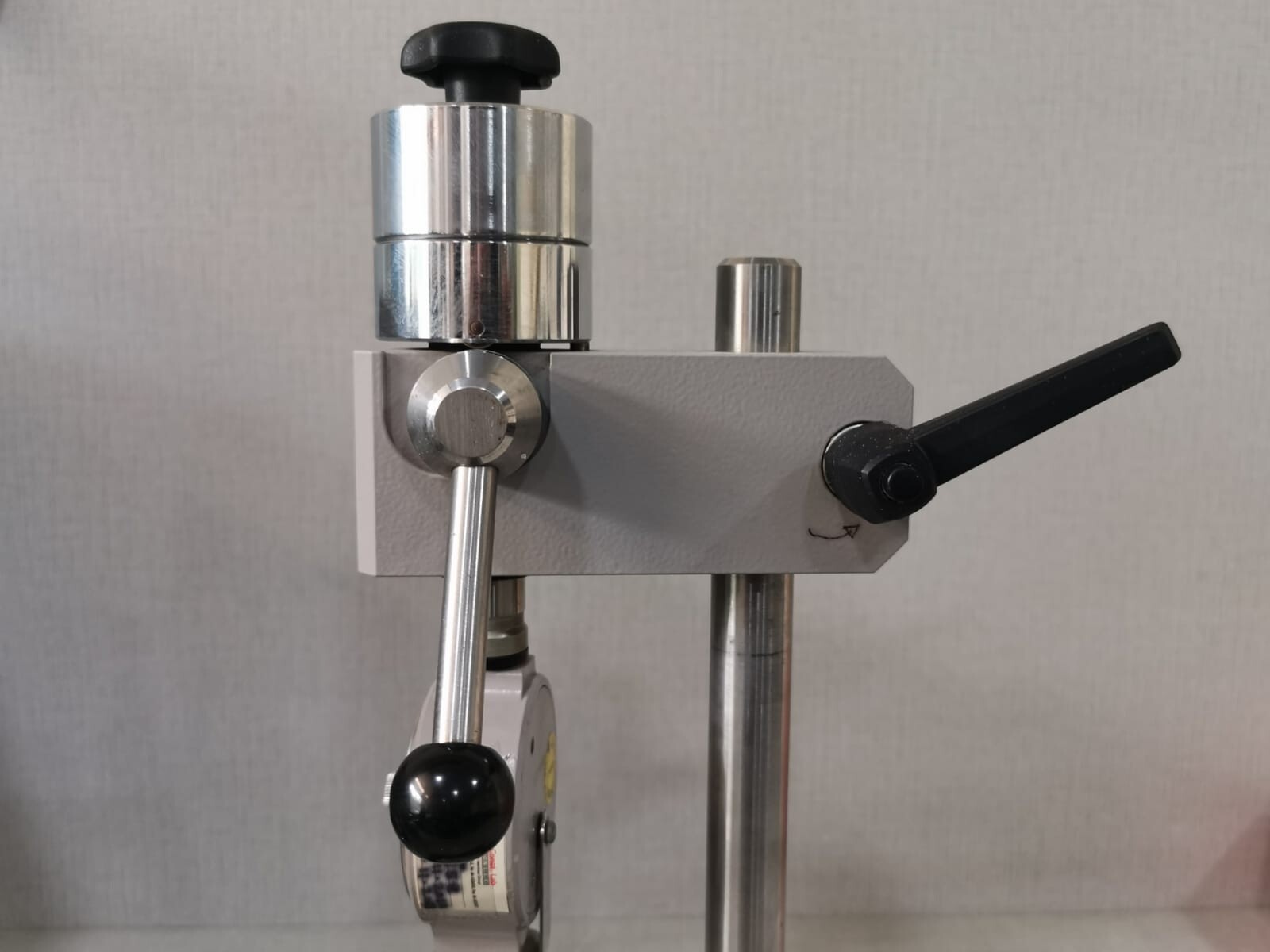 HAHN & KOLB BS61-II HAHN & KOLB Test Stand BS61-II For Shore Durometers Control Device 8