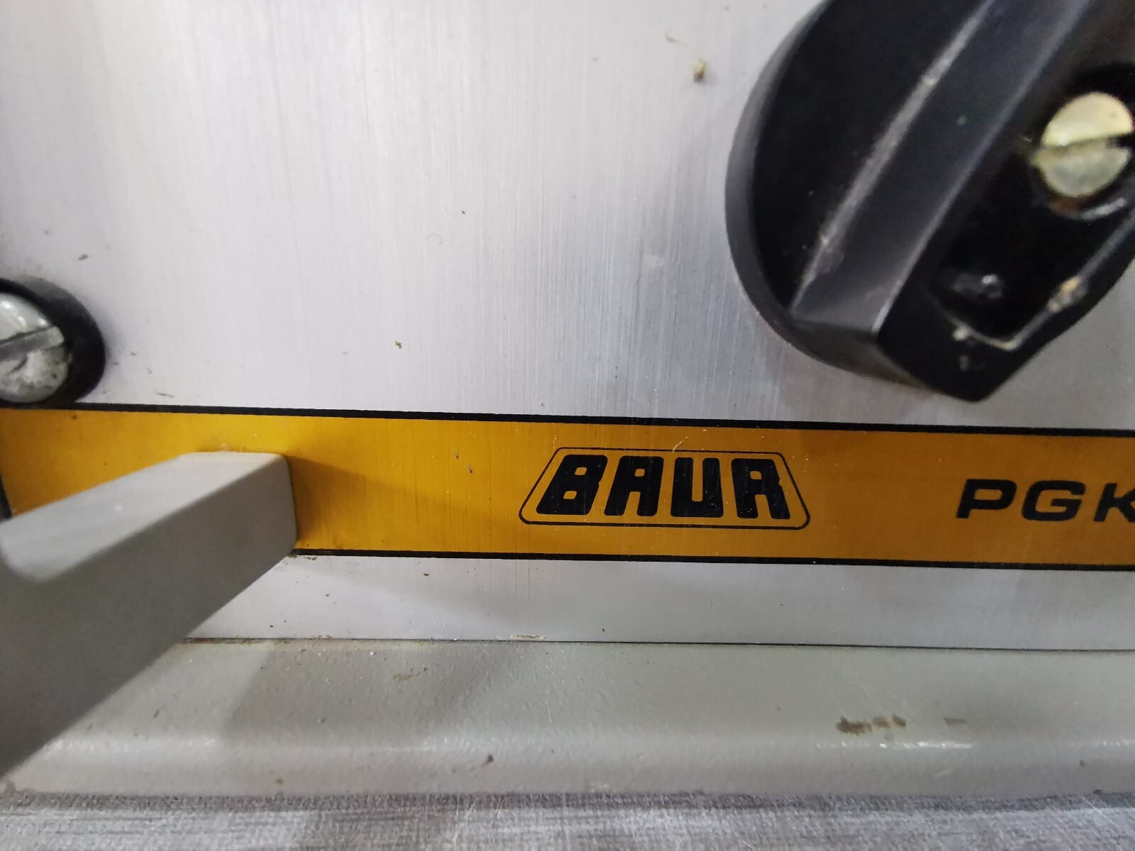BAUR PGK-1OO HB BAUR PRüF-u MESSTECHNIK KG A-6832 Sulz PGK-1OO HB 60Hz 880VA 3