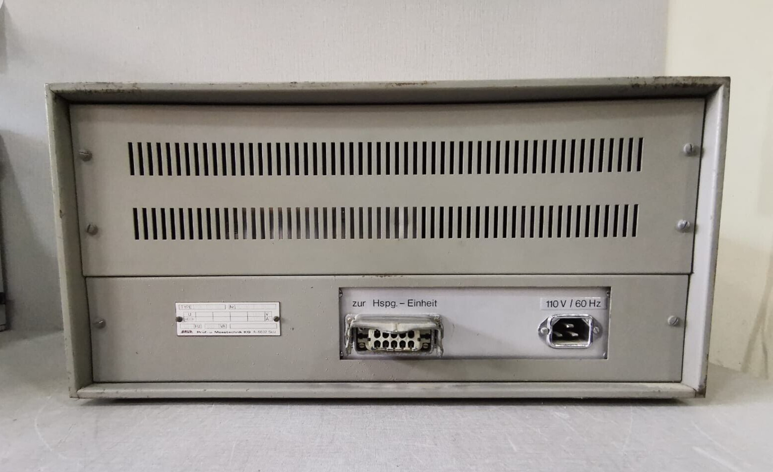 BAUR PGK-1OO HB BAUR PRüF-u MESSTECHNIK KG A-6832 Sulz PGK-1OO HB 60Hz 880VA 9