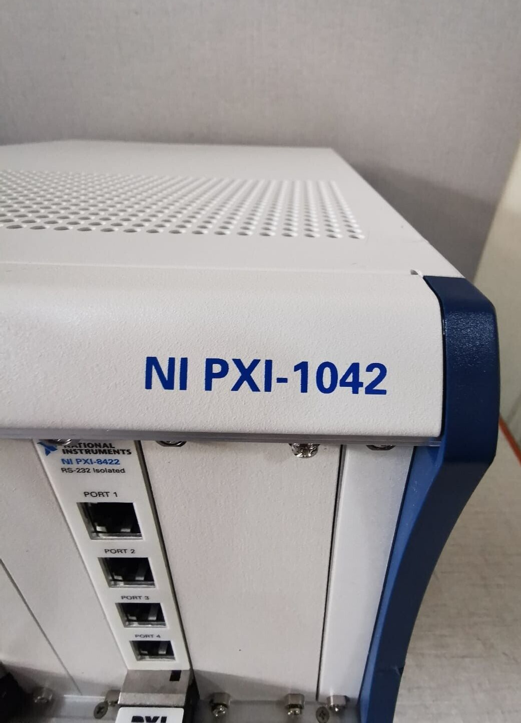 National Instruments NI PXI- 1042 NATIONAL INSTRUMENTS NI PXI- 1042 P/N:188079B-01 REV.02 CHASIS 3
