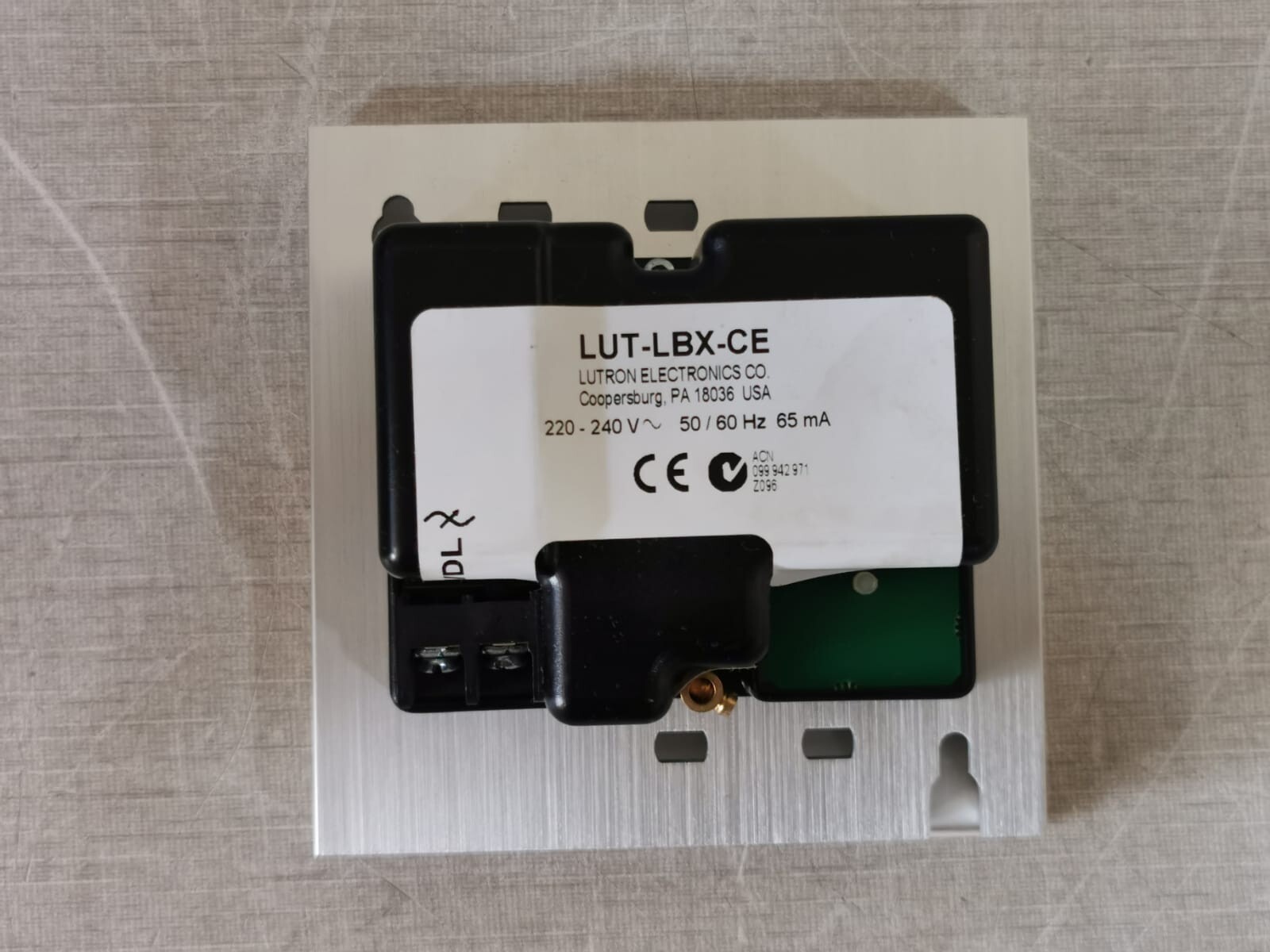 Lutron LUT-LBX-CE LUTRON LUT-LBX-CE Synthetic Minimum Load 7