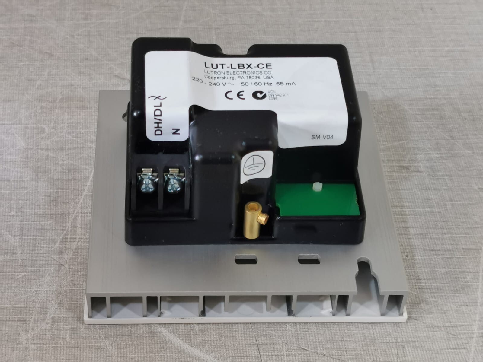 Lutron LUT-LBX-CE LUTRON LUT-LBX-CE Synthetic Minimum Load 10
